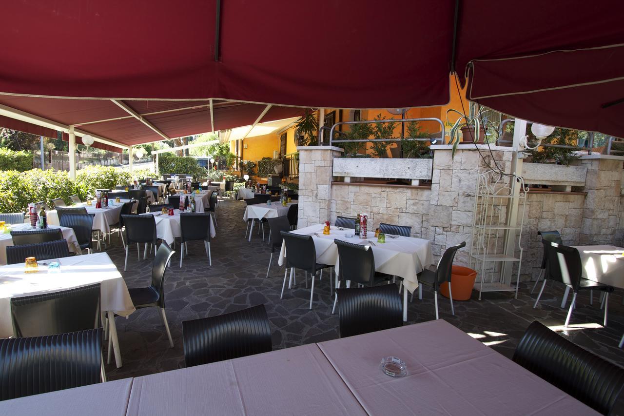 Albergo Tavernetta Castelnuovo del Garda Buitenkant foto